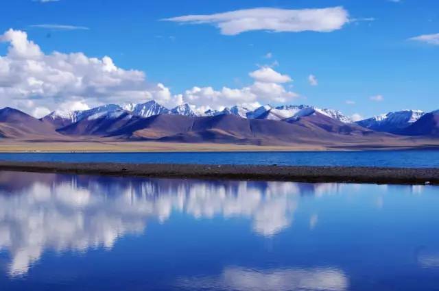 元月行情，探索自然美景的旅行，寻求内心的平和与宁静